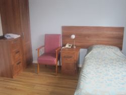 Bedroom 2 Oakland Lodge.JPG
